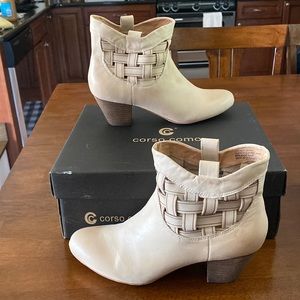 Corso Como ‘Bueno’ basket woven tan leather ankle booties size 7.5